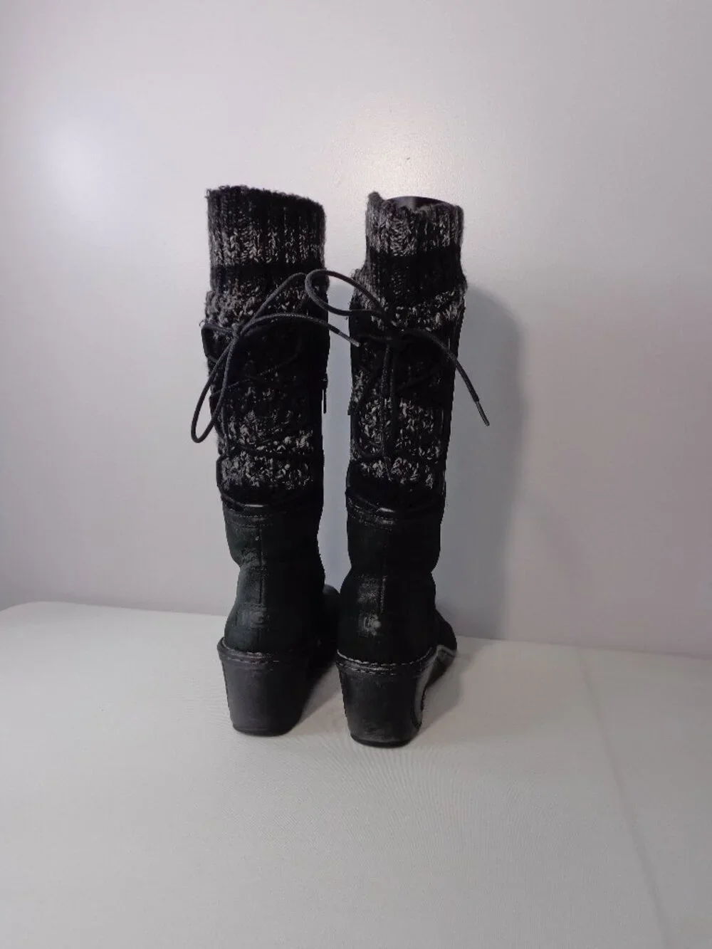 UGG Australia Skylair Black Wedge Knit Cuff Lace-up on Back Boots Women's Size 7